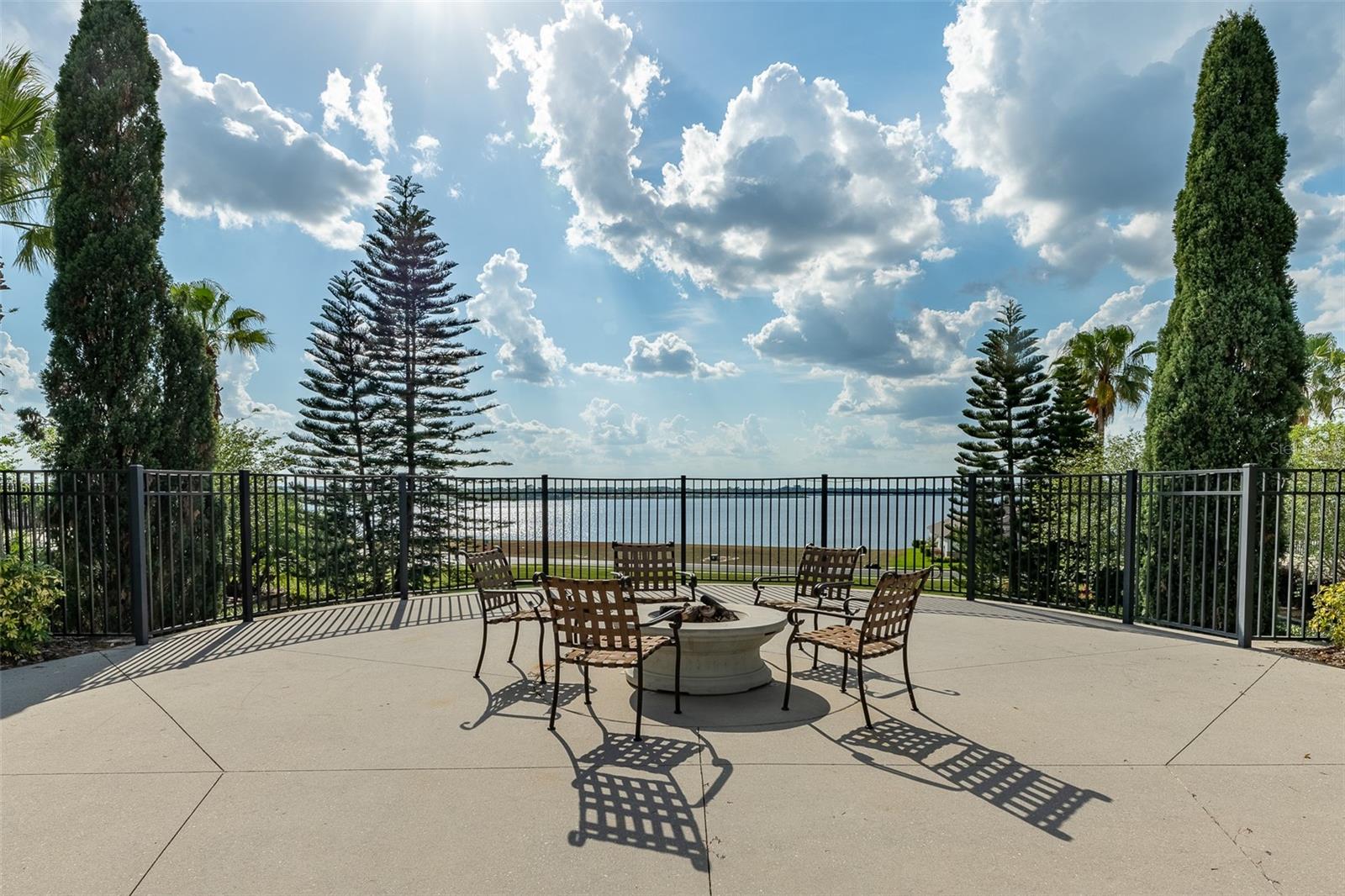 Image 20 of 34 For 707 Waterfern Trail Drive