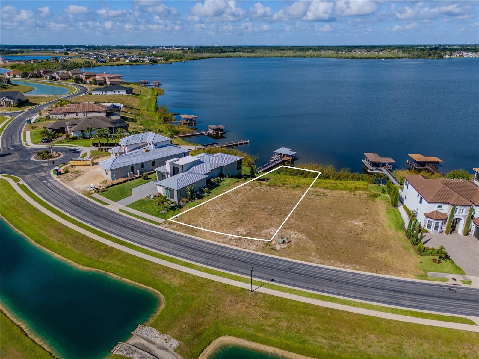 Image 4 of 34 For 707 Waterfern Trail Drive