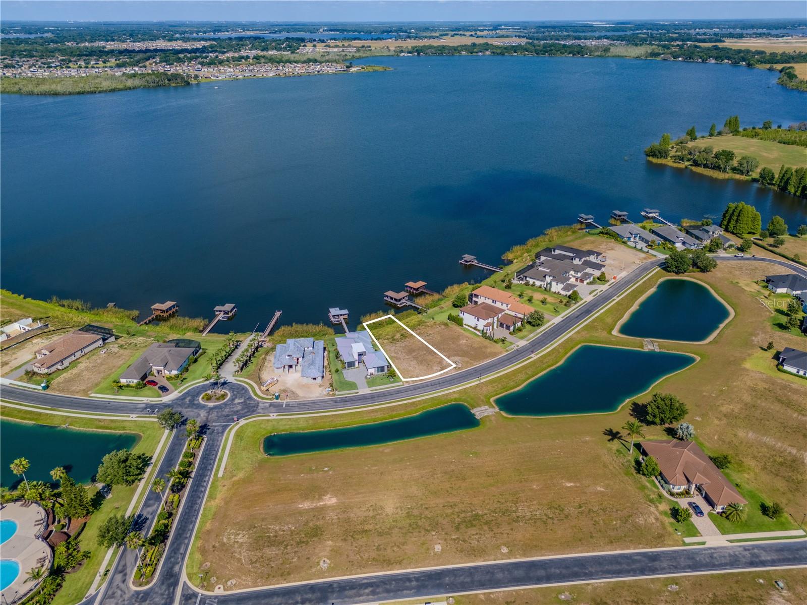 Image 7 of 34 For 707 Waterfern Trail Drive