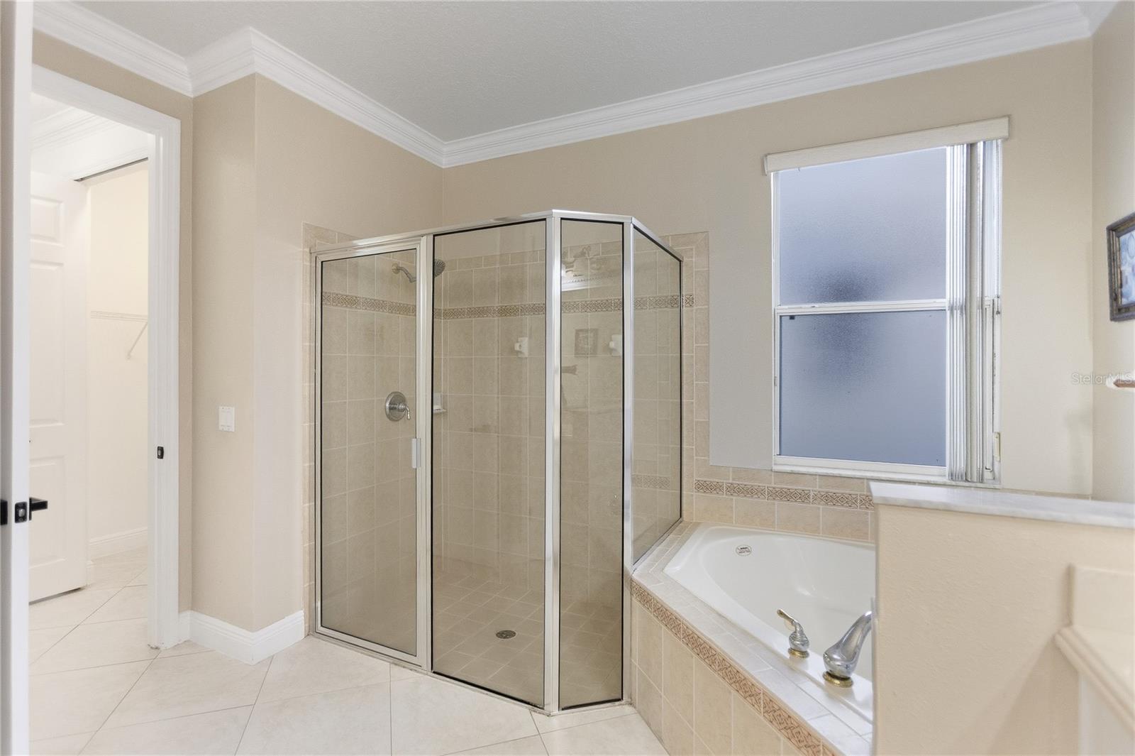 Listing photo id 11 for 3540 Valleyview Drive