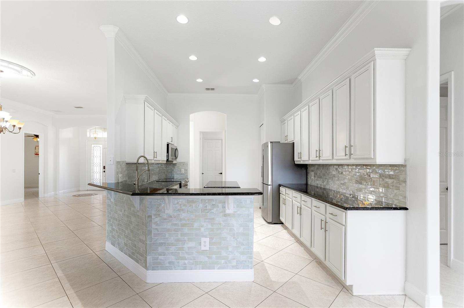 Listing photo id 17 for 3540 Valleyview Drive