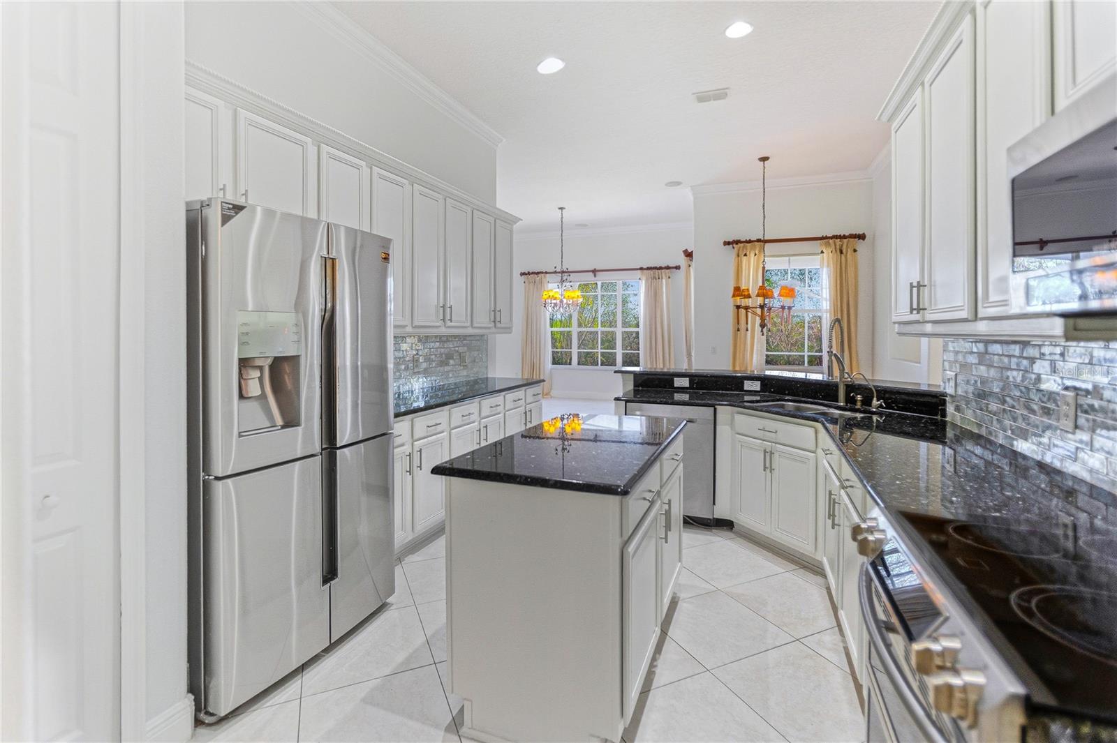 Listing photo id 18 for 3540 Valleyview Drive