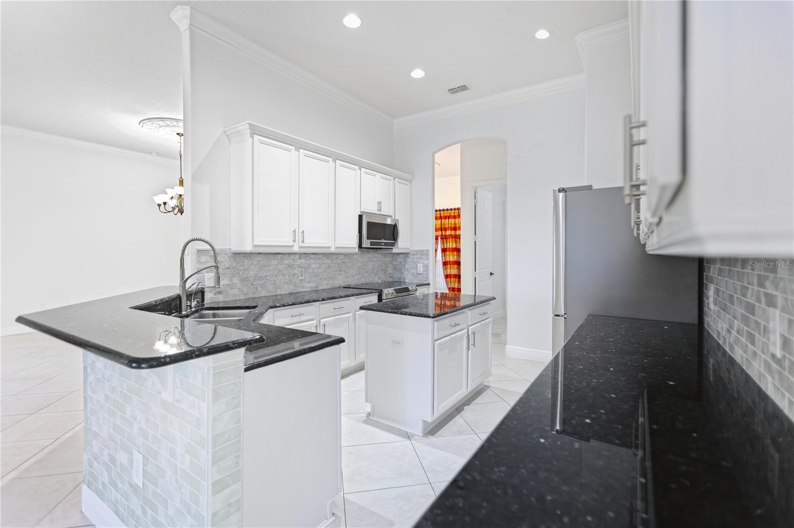 Listing photo id 19 for 3540 Valleyview Drive