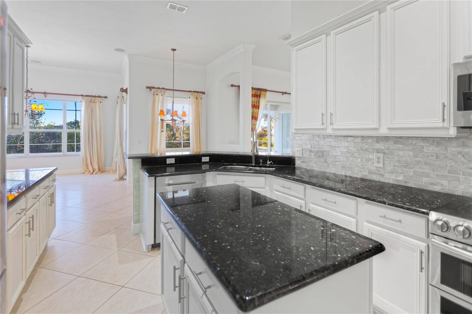 Listing photo id 20 for 3540 Valleyview Drive