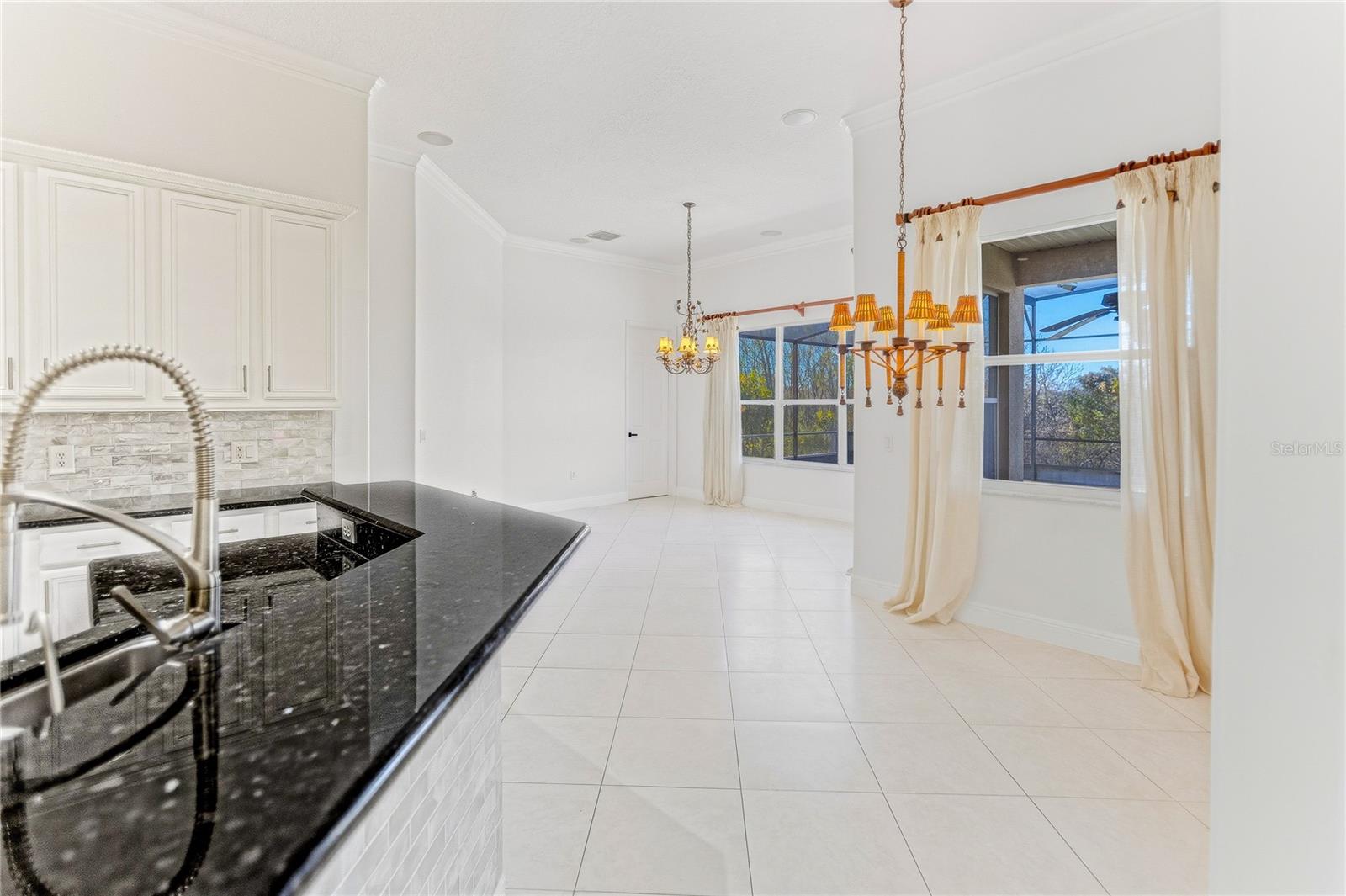 Listing photo id 21 for 3540 Valleyview Drive