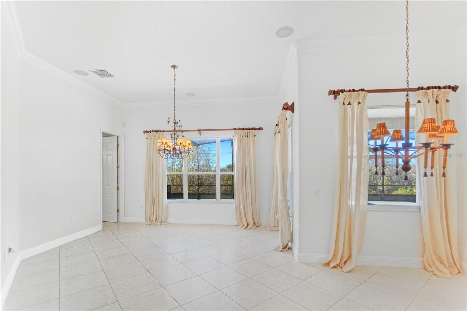 Listing photo id 23 for 3540 Valleyview Drive