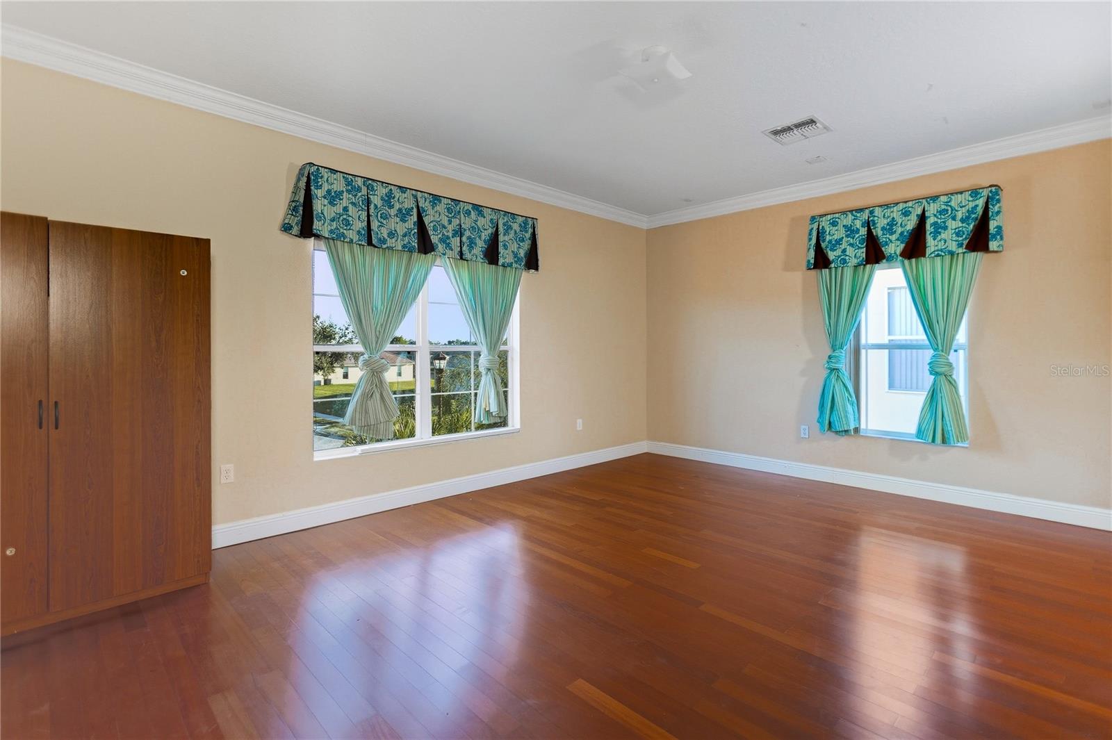 Listing photo id 34 for 3540 Valleyview Drive