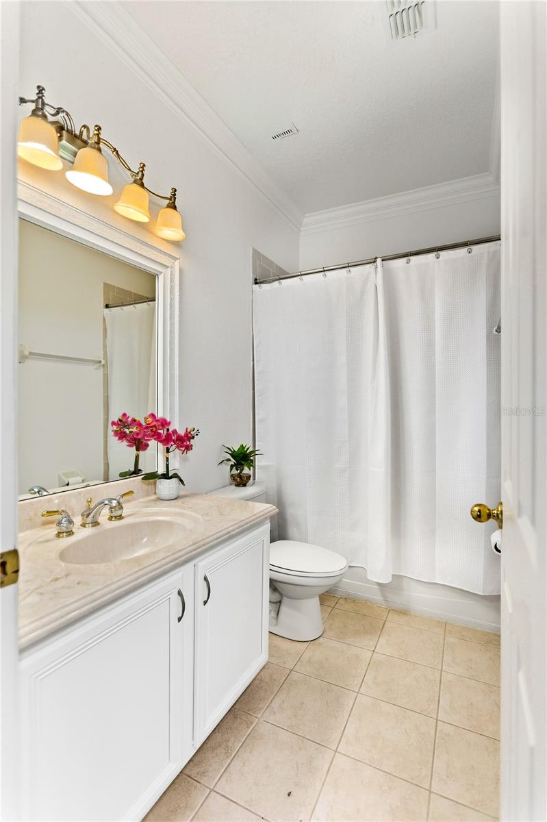 Listing photo id 36 for 3540 Valleyview Drive