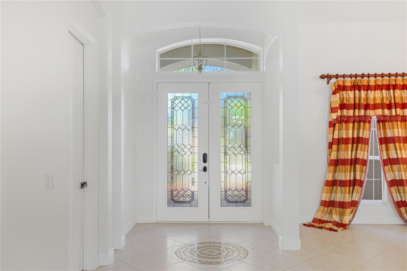 Listing photo id 2 for 3540 Valleyview Drive