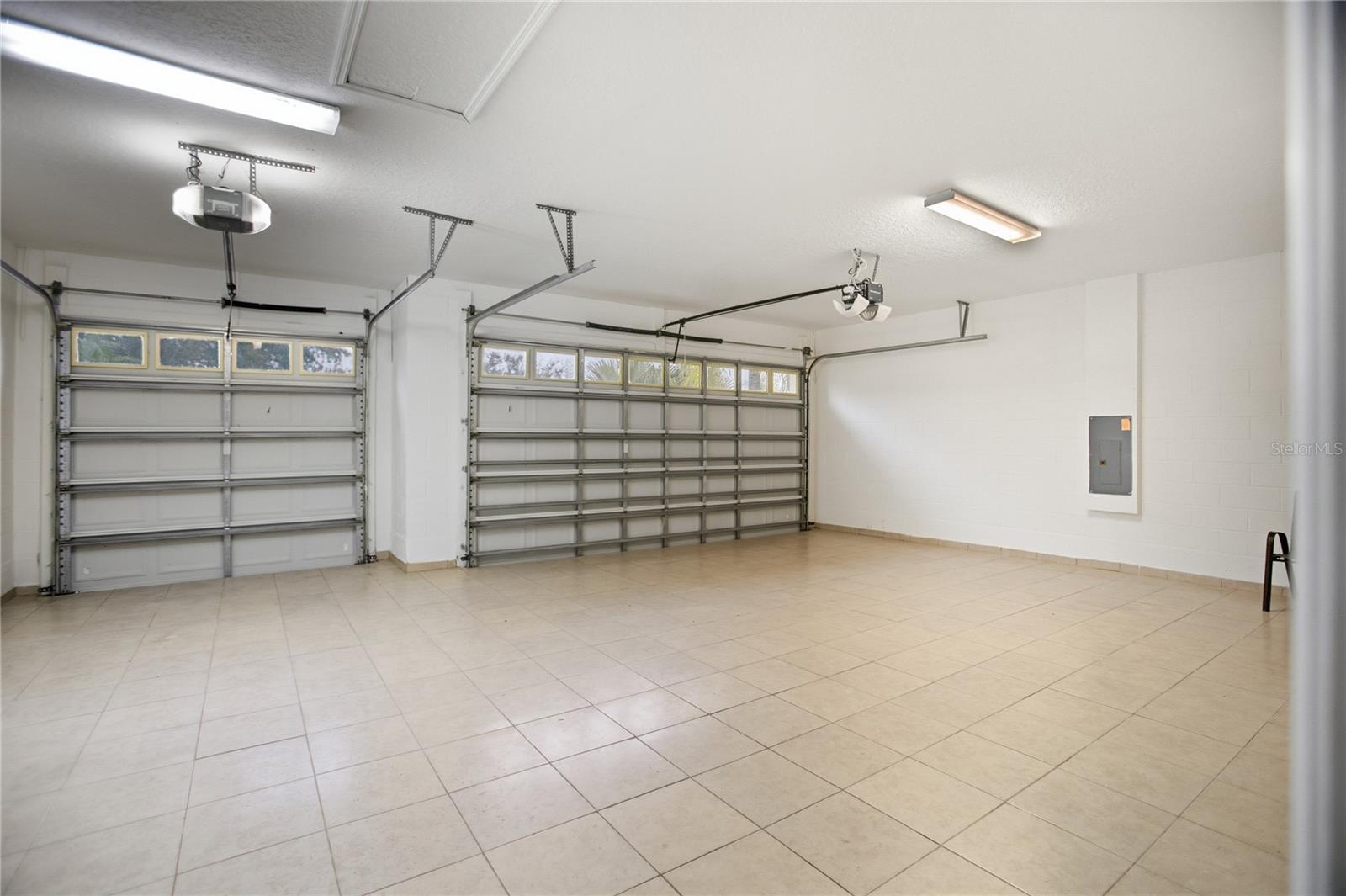 Listing photo id 38 for 3540 Valleyview Drive