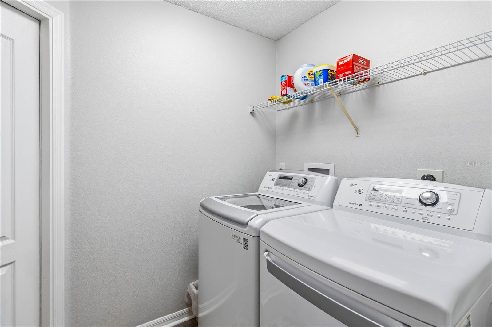 Image 10 of 59 For 4250 Andover Cay Blvd.