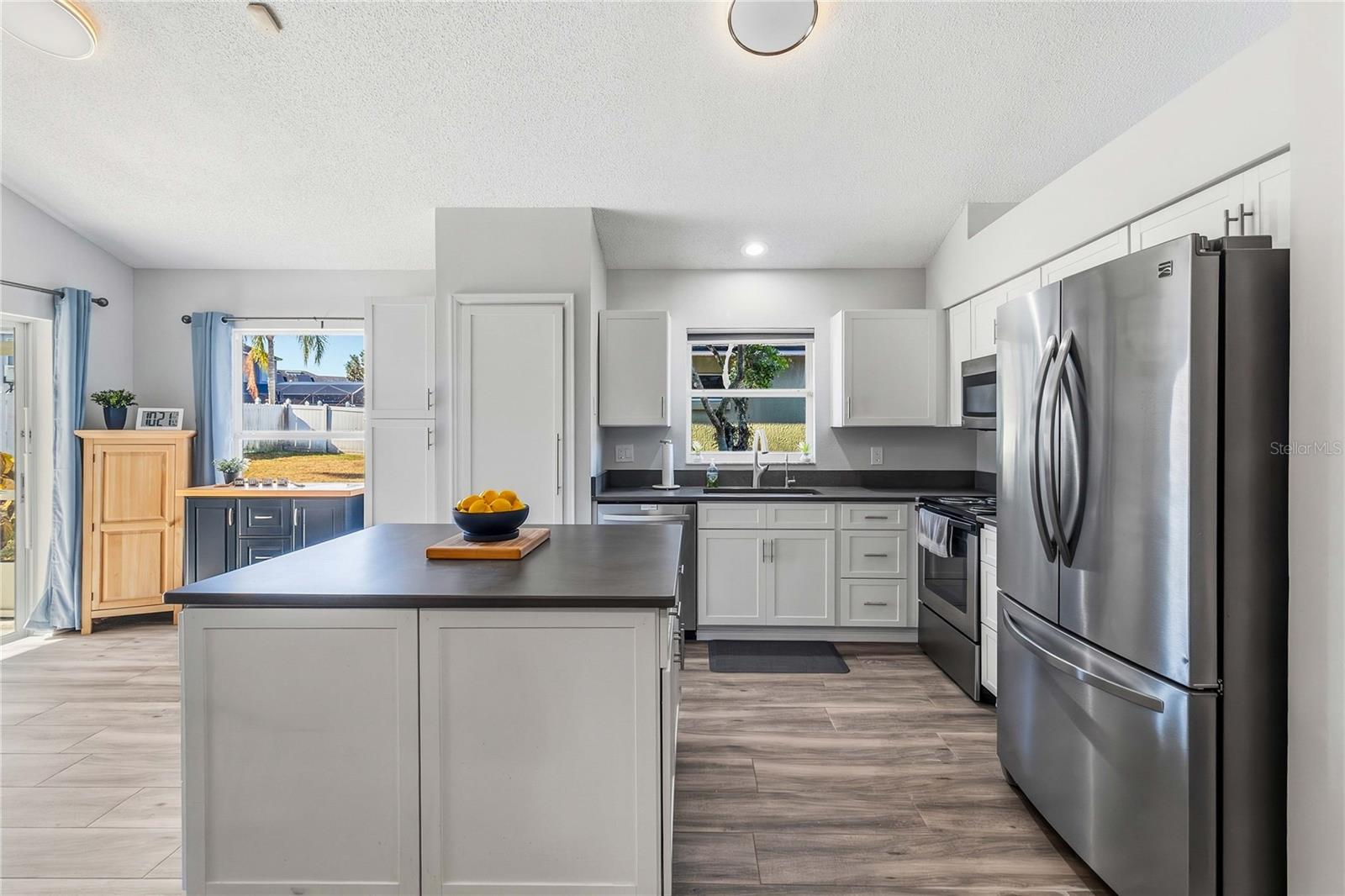 Image 13 of 59 For 4250 Andover Cay Blvd.