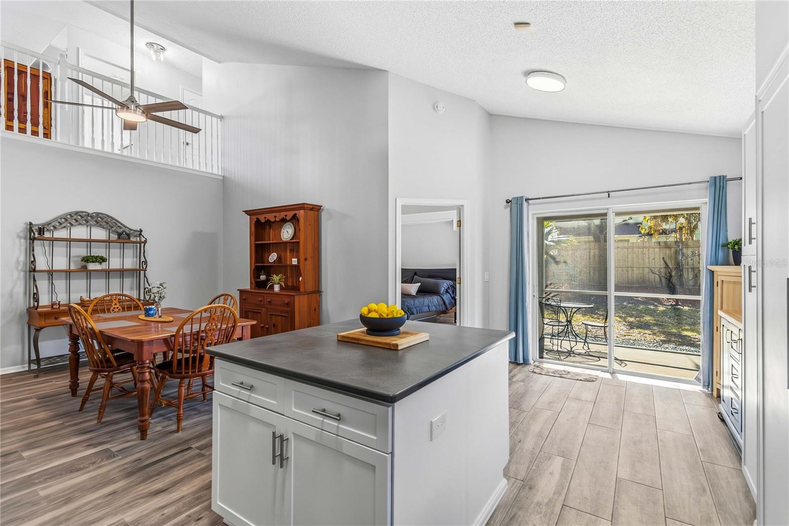 Image 18 of 59 For 4250 Andover Cay Blvd.