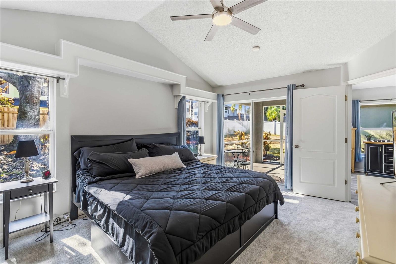 Image 23 of 59 For 4250 Andover Cay Blvd.