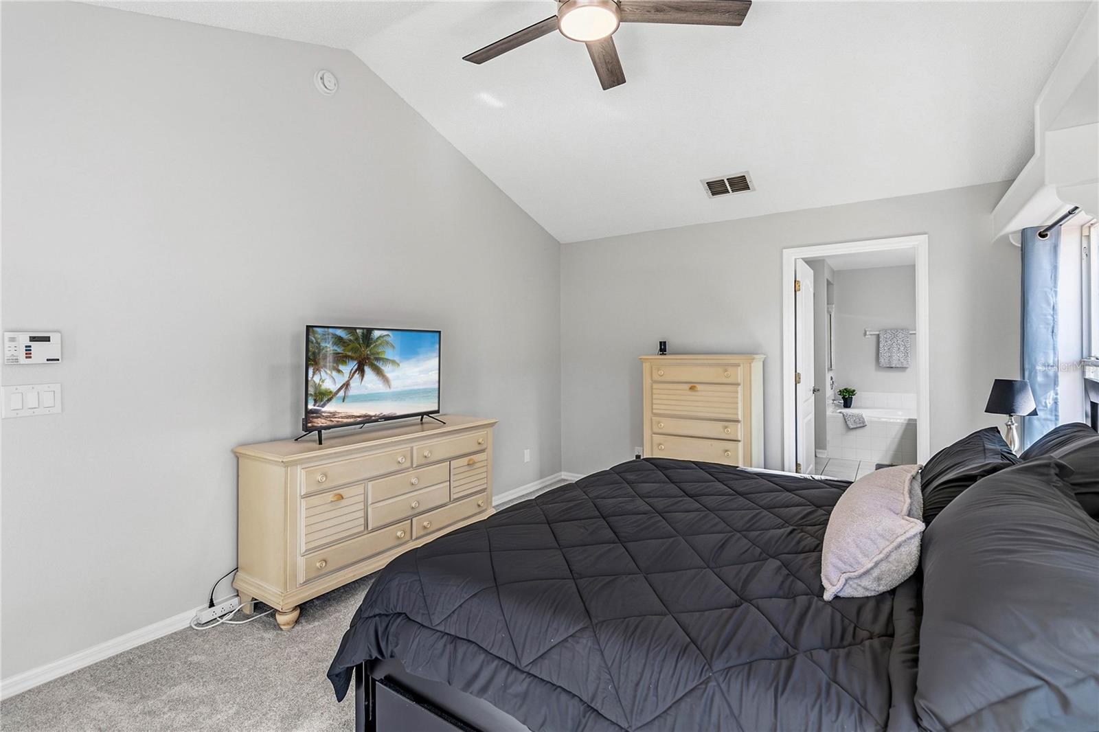 Image 25 of 59 For 4250 Andover Cay Blvd.