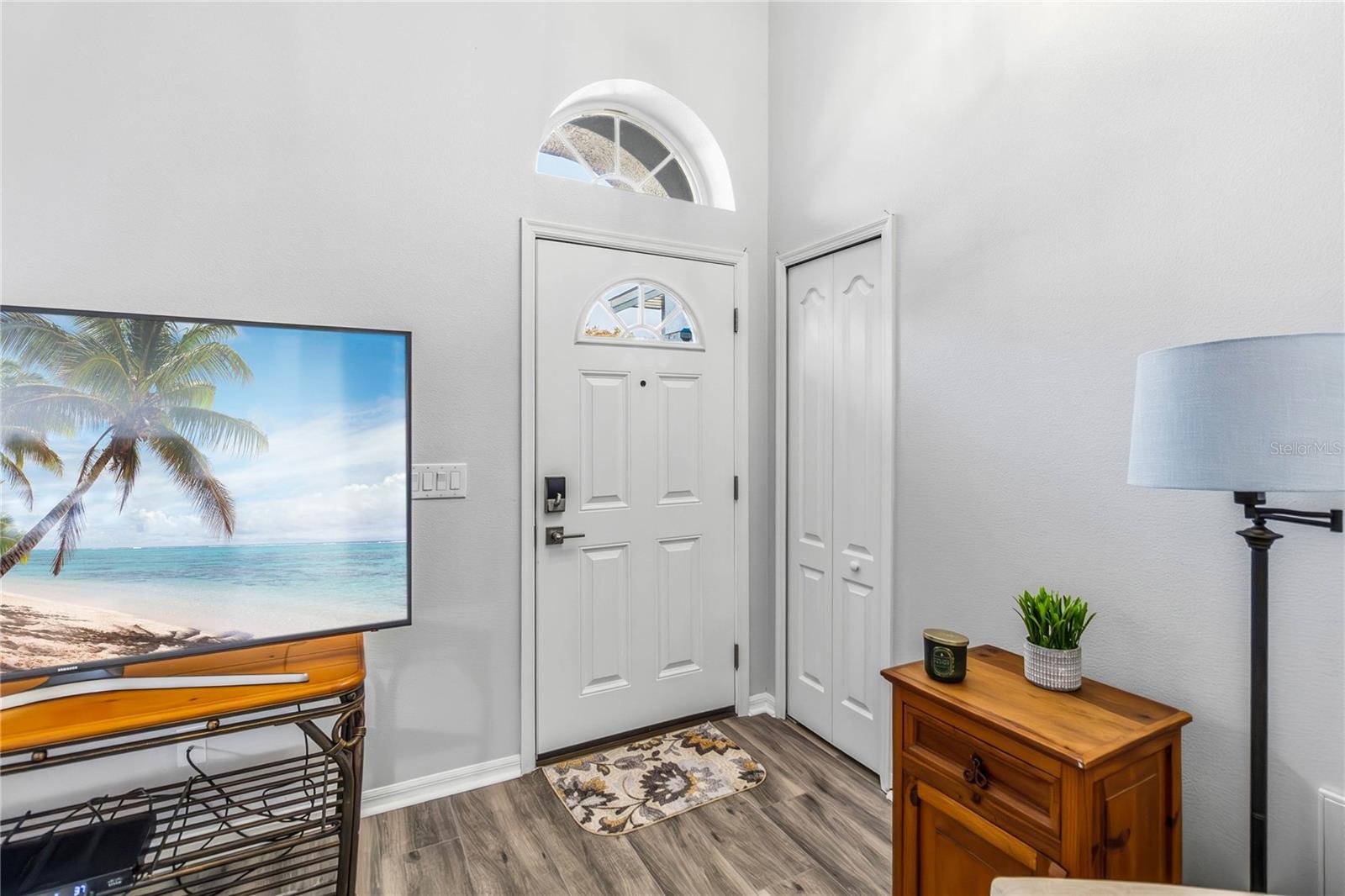 Image 5 of 59 For 4250 Andover Cay Blvd.