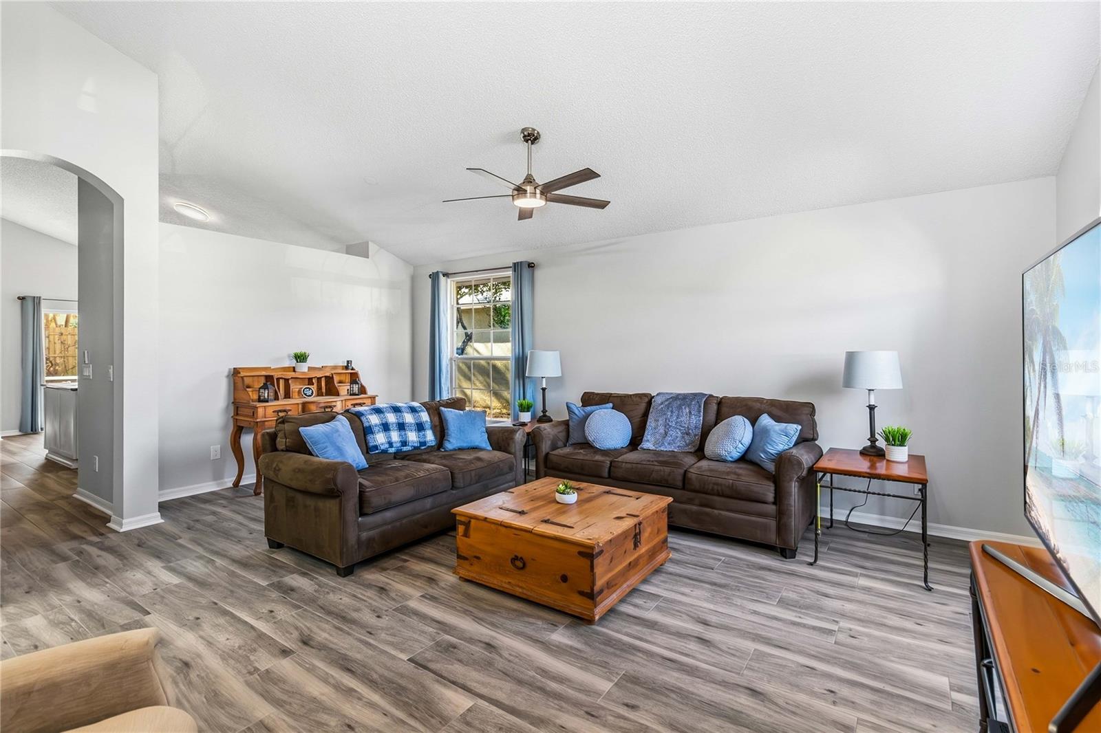 Image 6 of 59 For 4250 Andover Cay Blvd.