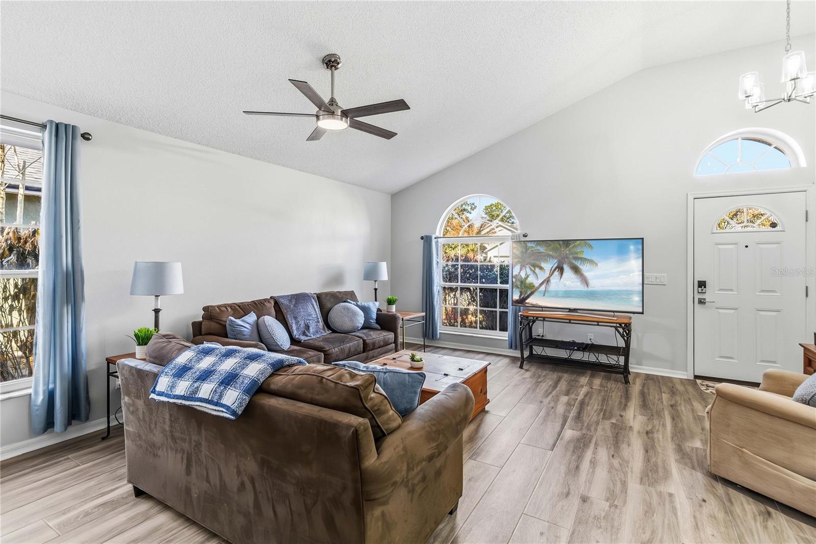 Image 7 of 59 For 4250 Andover Cay Blvd.