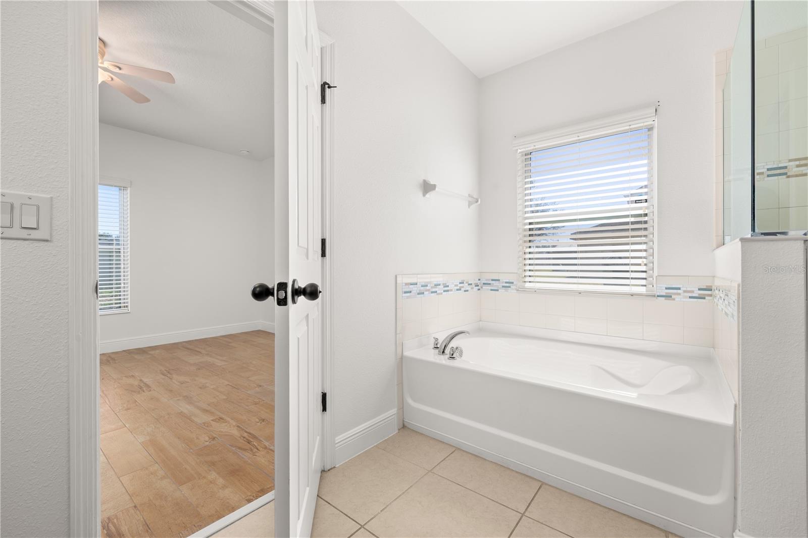 Image 14 of 49 For 122 Andalusia Loop