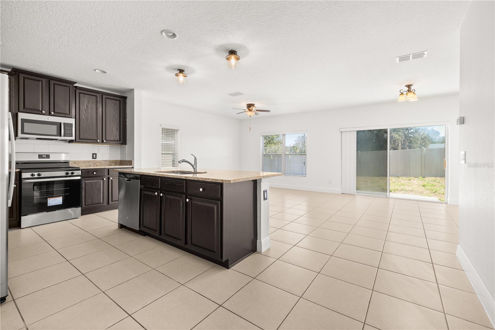 Image 21 of 49 For 122 Andalusia Loop