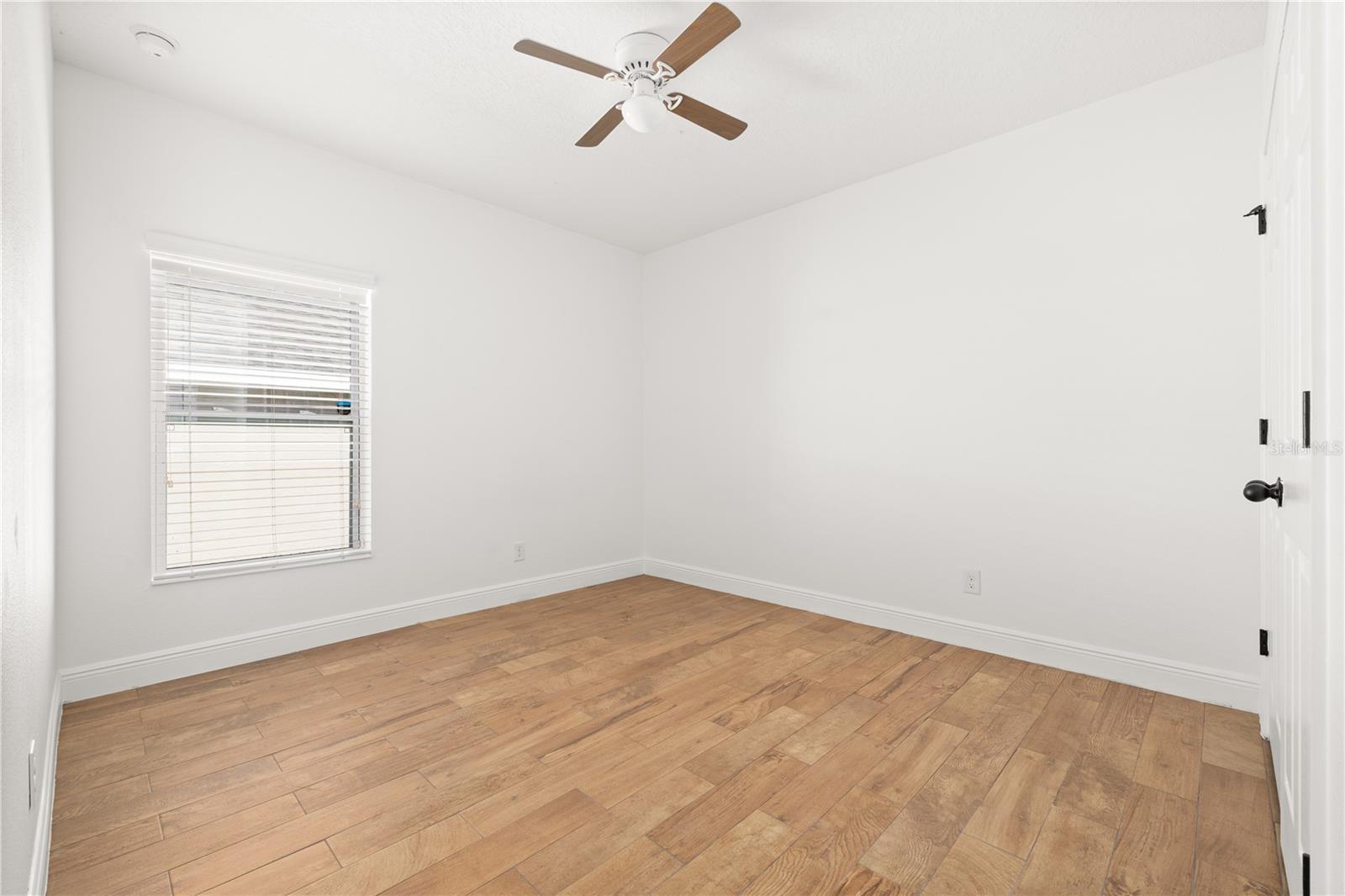 Image 27 of 49 For 122 Andalusia Loop