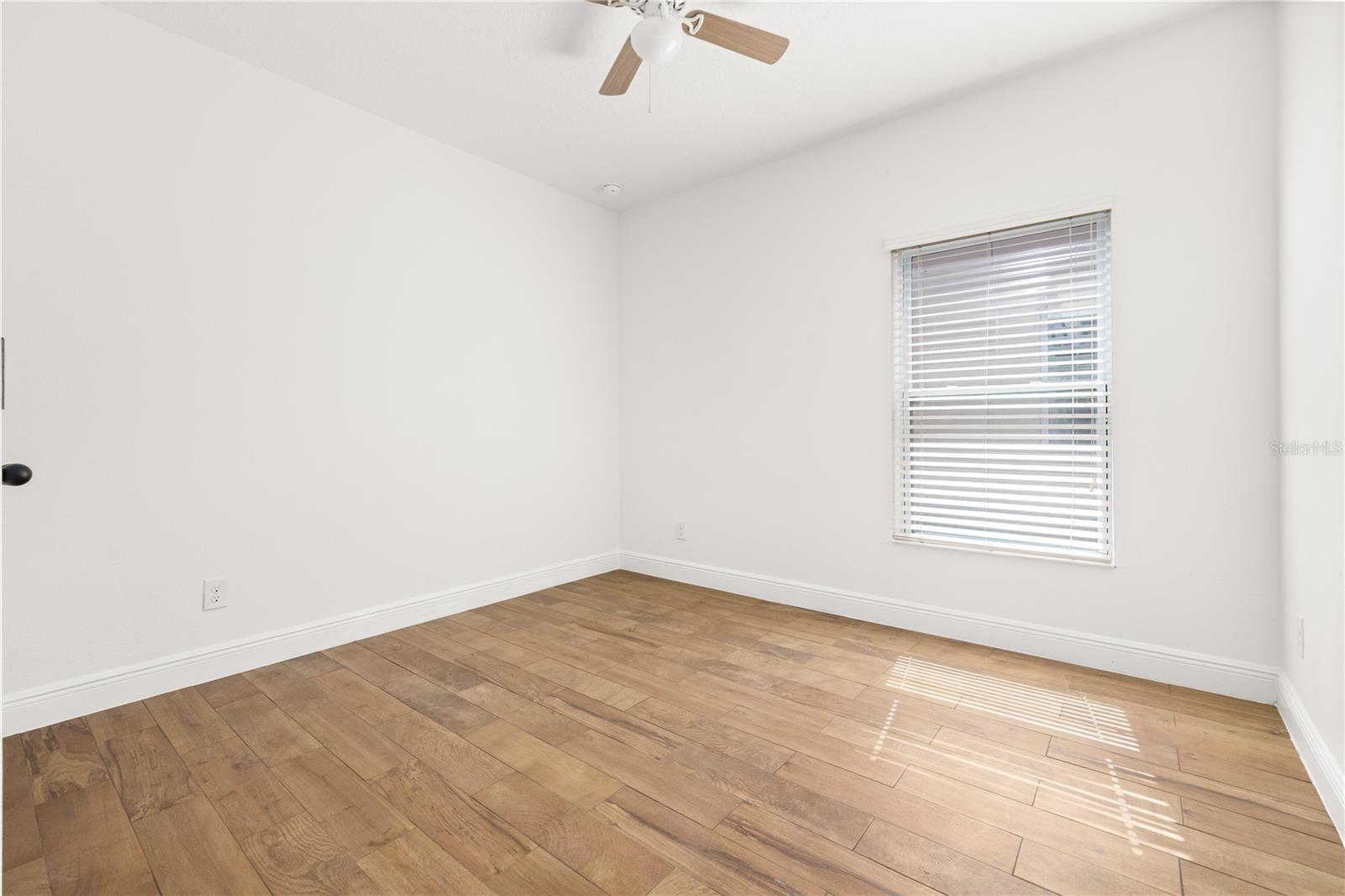 Image 30 of 49 For 122 Andalusia Loop