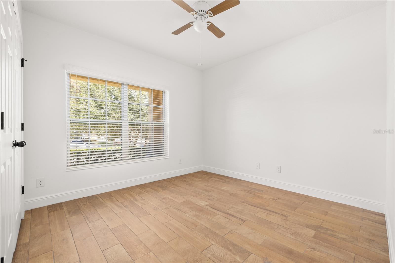 Image 34 of 49 For 122 Andalusia Loop