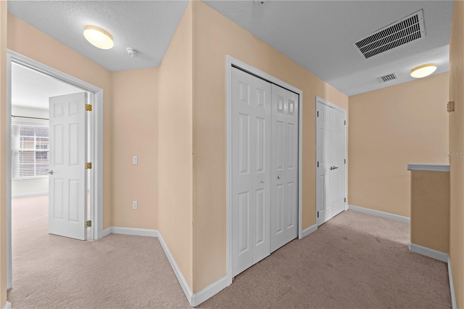 Listing photo id 18 for 3543 Sanctuary Drive