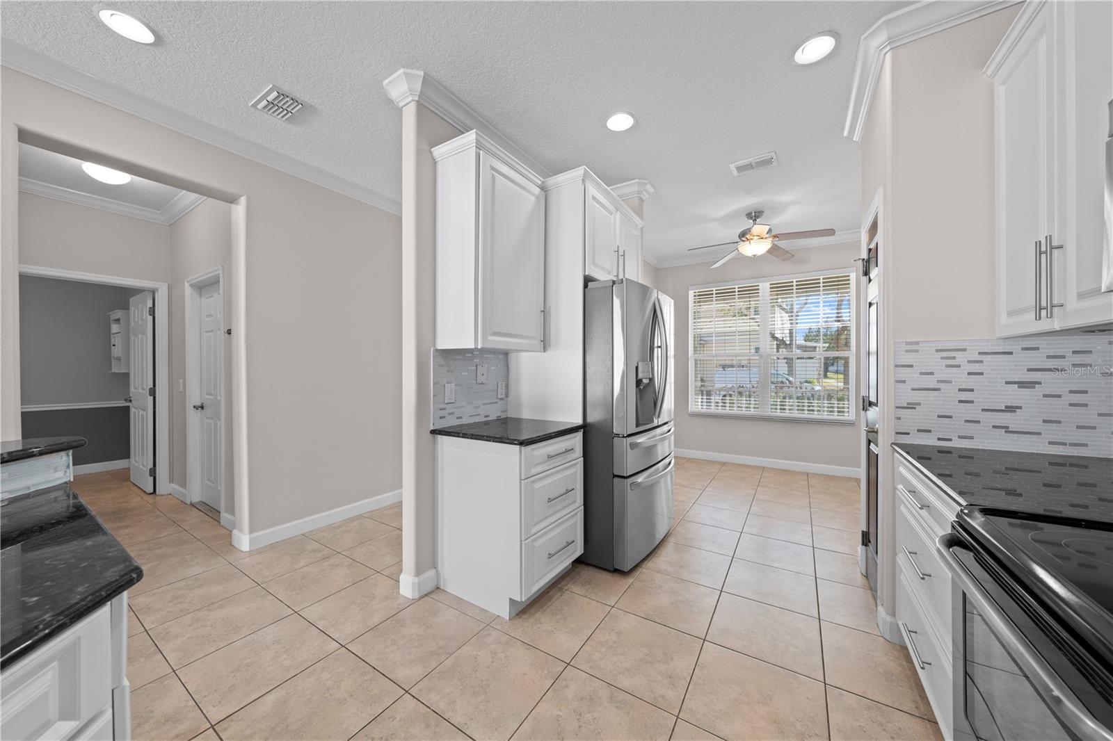 Listing photo id 3 for 3543 Sanctuary Drive