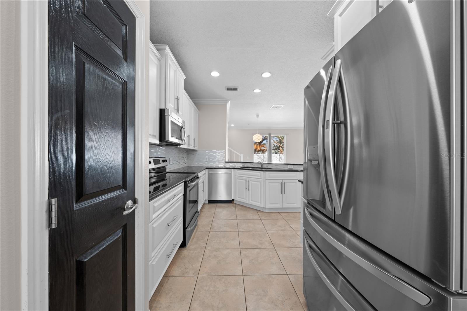 Listing photo id 4 for 3543 Sanctuary Drive