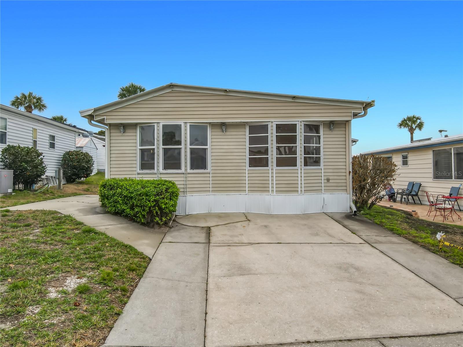 Image 10 of 32 For 9705 Lake Bess Road 715