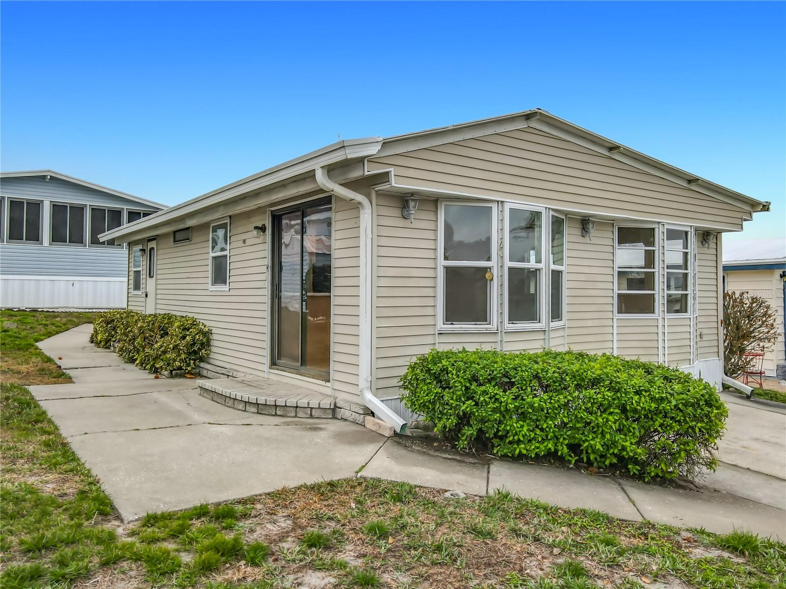 Image 14 of 32 For 9705 Lake Bess Road 715