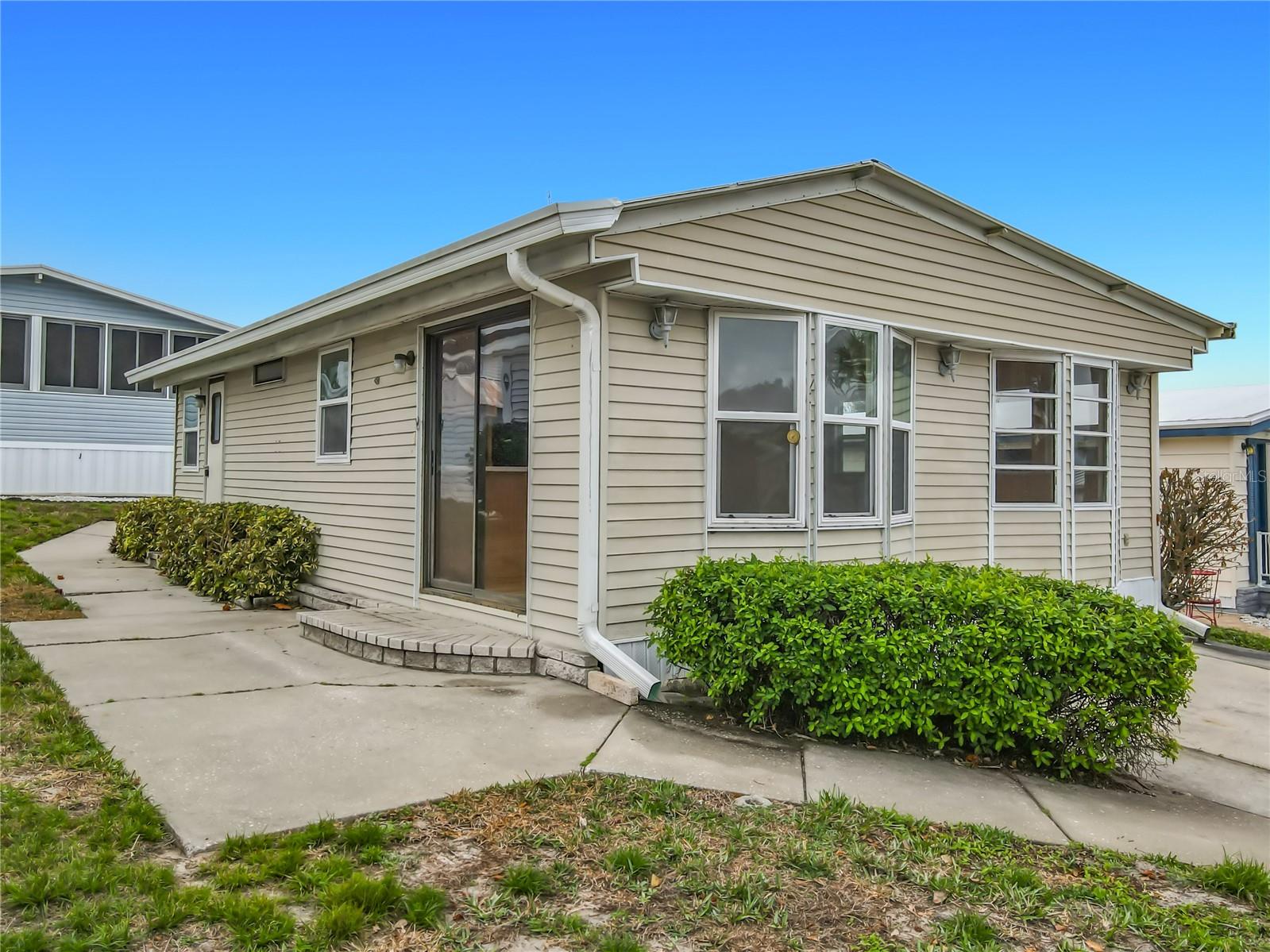 Image 15 of 32 For 9705 Lake Bess Road 715