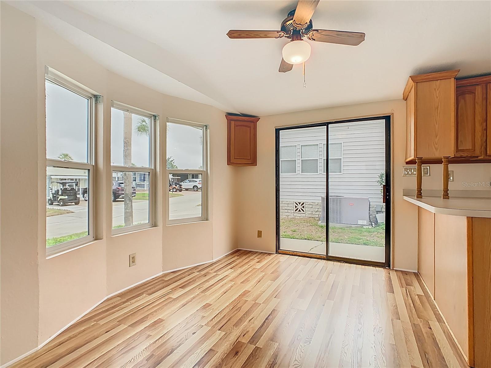 Image 16 of 32 For 9705 Lake Bess Road 715