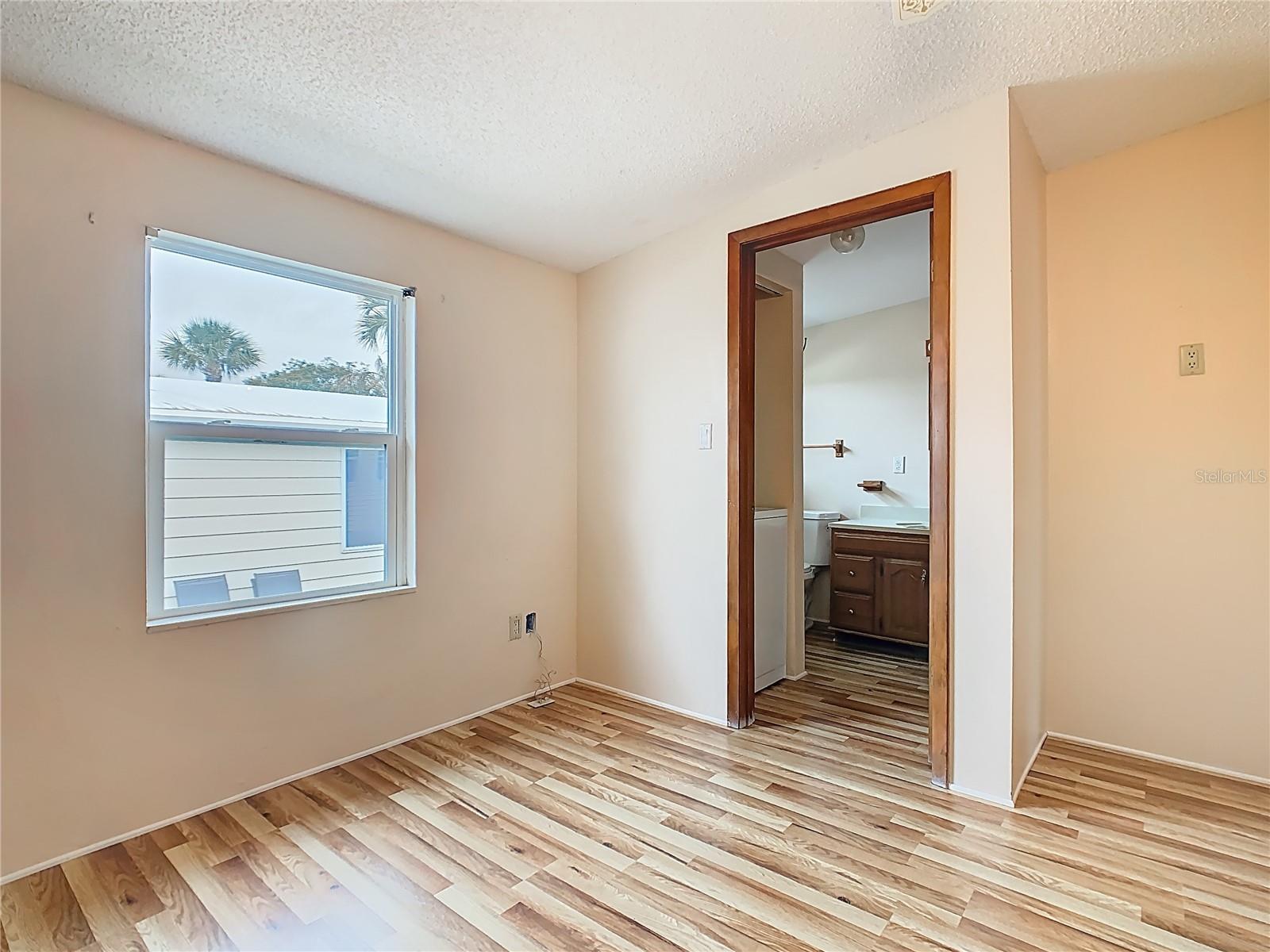 Image 31 of 32 For 9705 Lake Bess Road 715