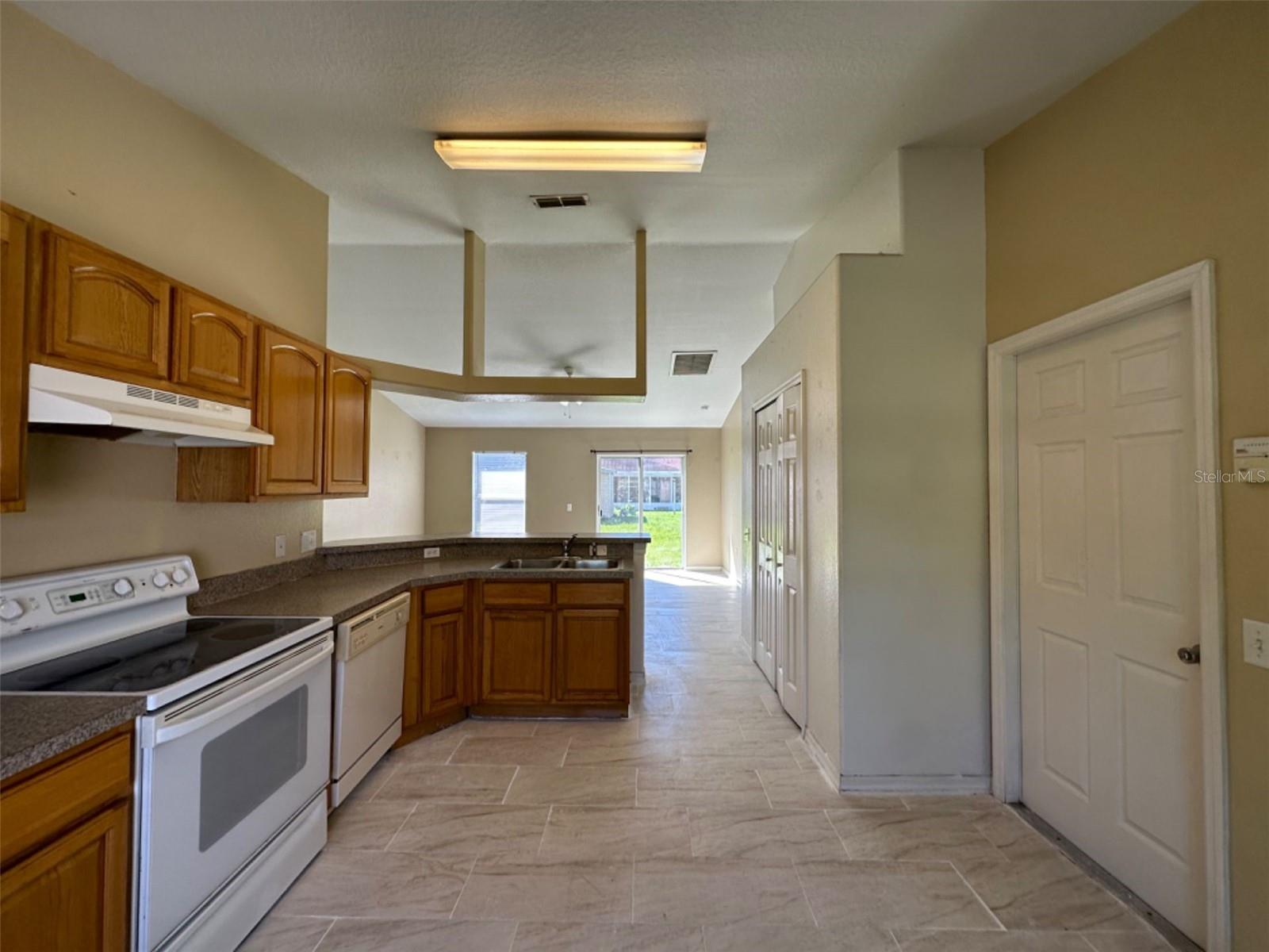 Image 11 of 18 For 310 Ferrara Court