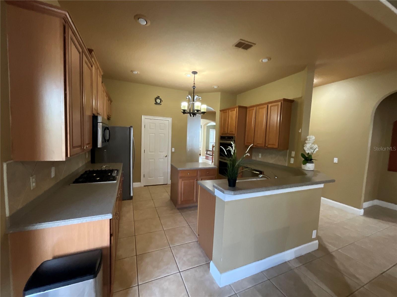 Image 8 of 40 For 11560 Claymont Circle