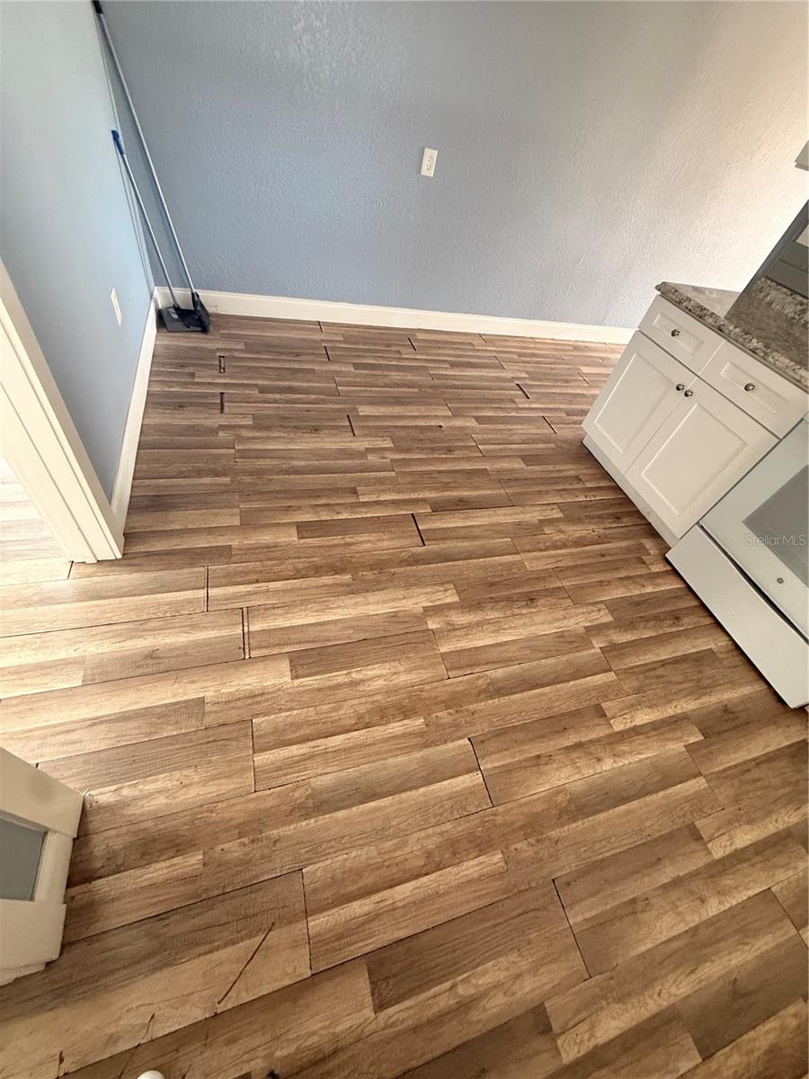 Image 16 of 27 For 402 Tuscarora Street