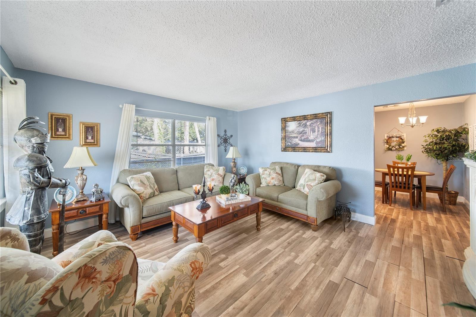 Image 23 of 27 For 402 Tuscarora Street