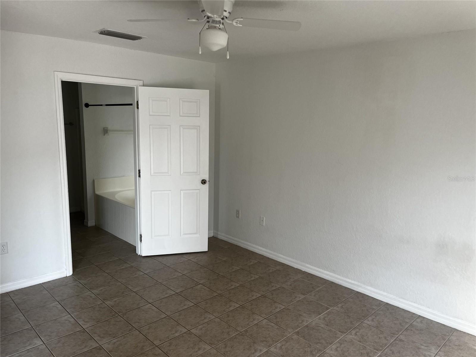 Image 7 of 13 For 404 Danube Drive