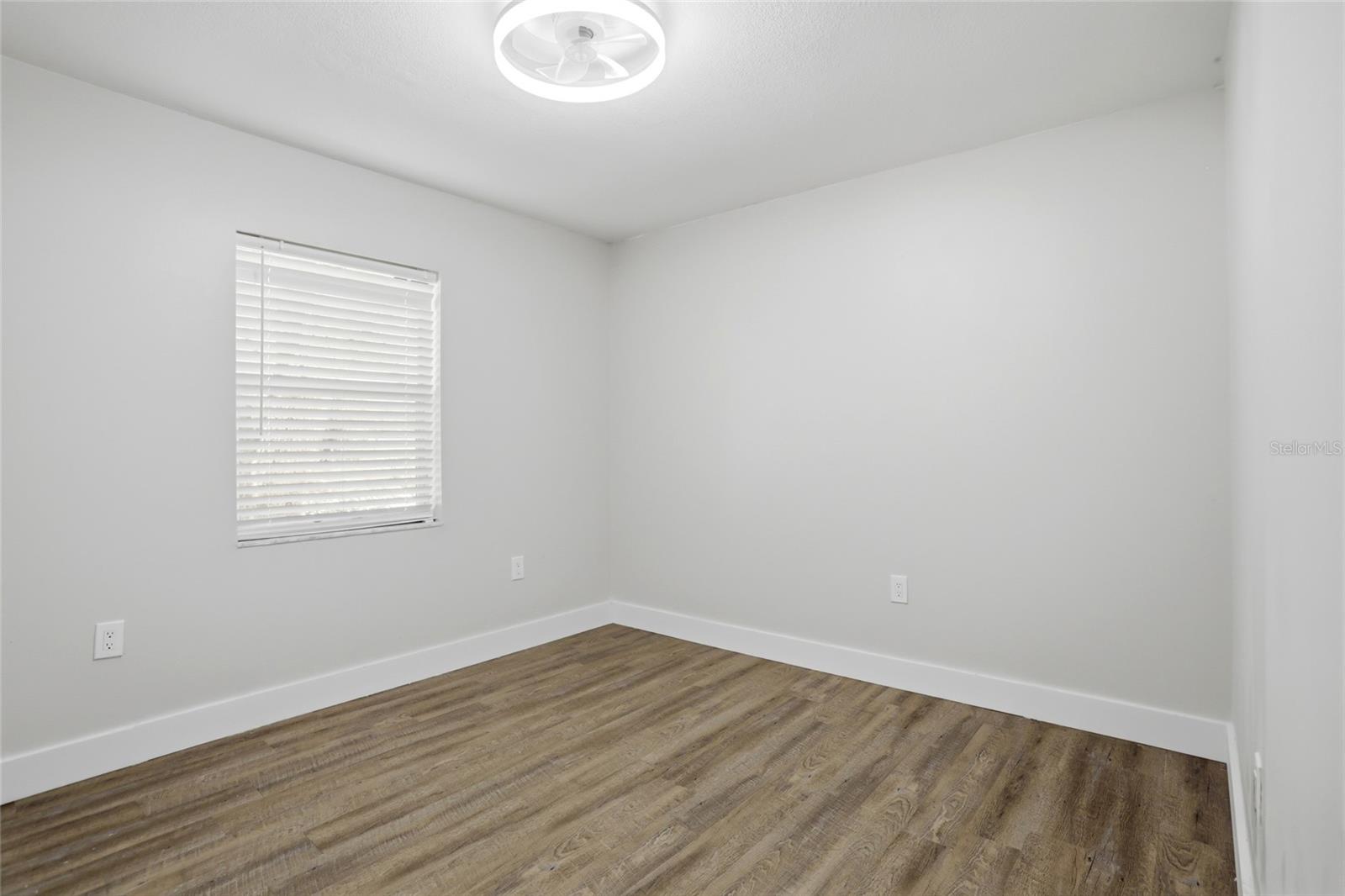 Image 26 of 38 For 2014 Bates Avenue