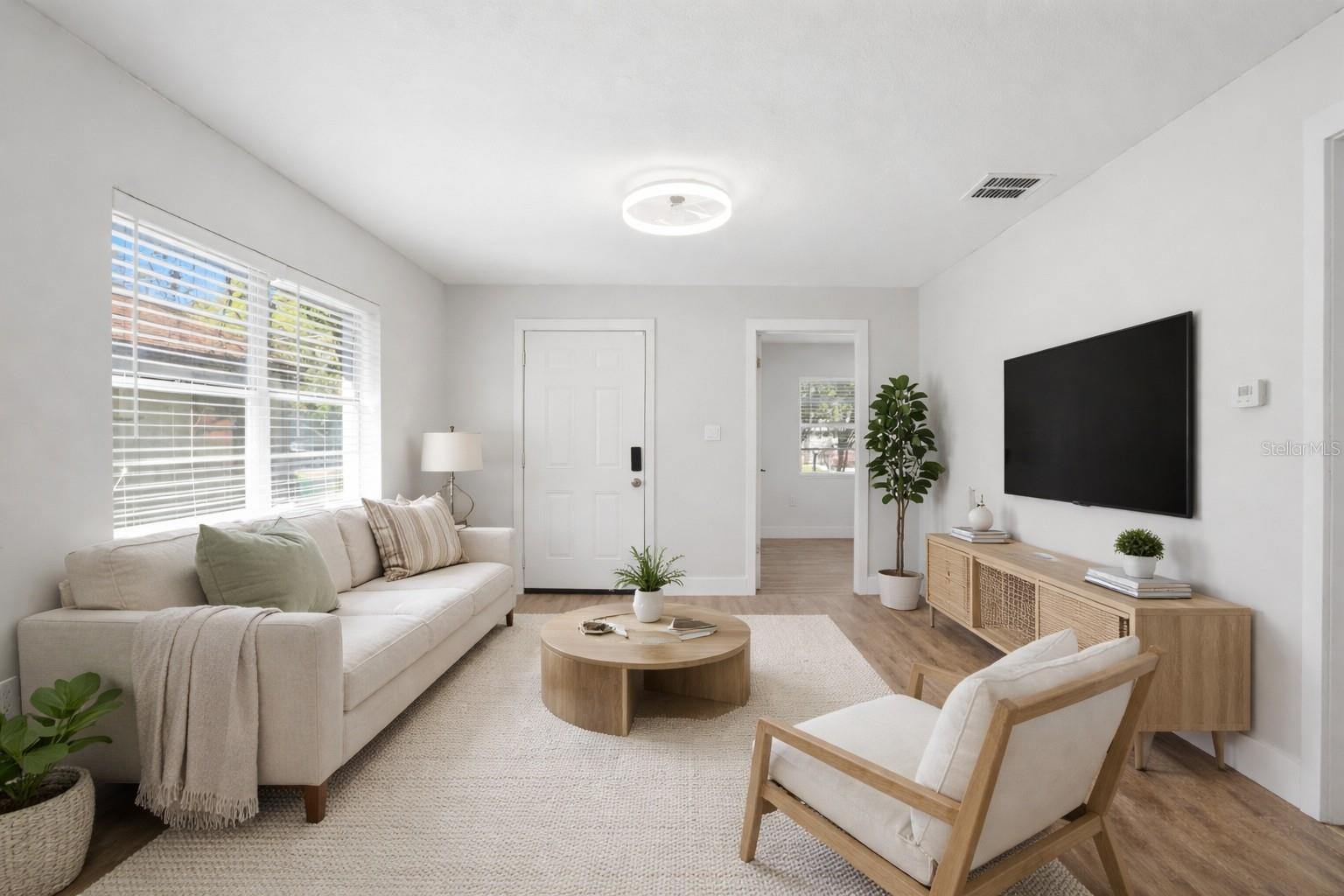 Image 8 of 38 For 2014 Bates Avenue