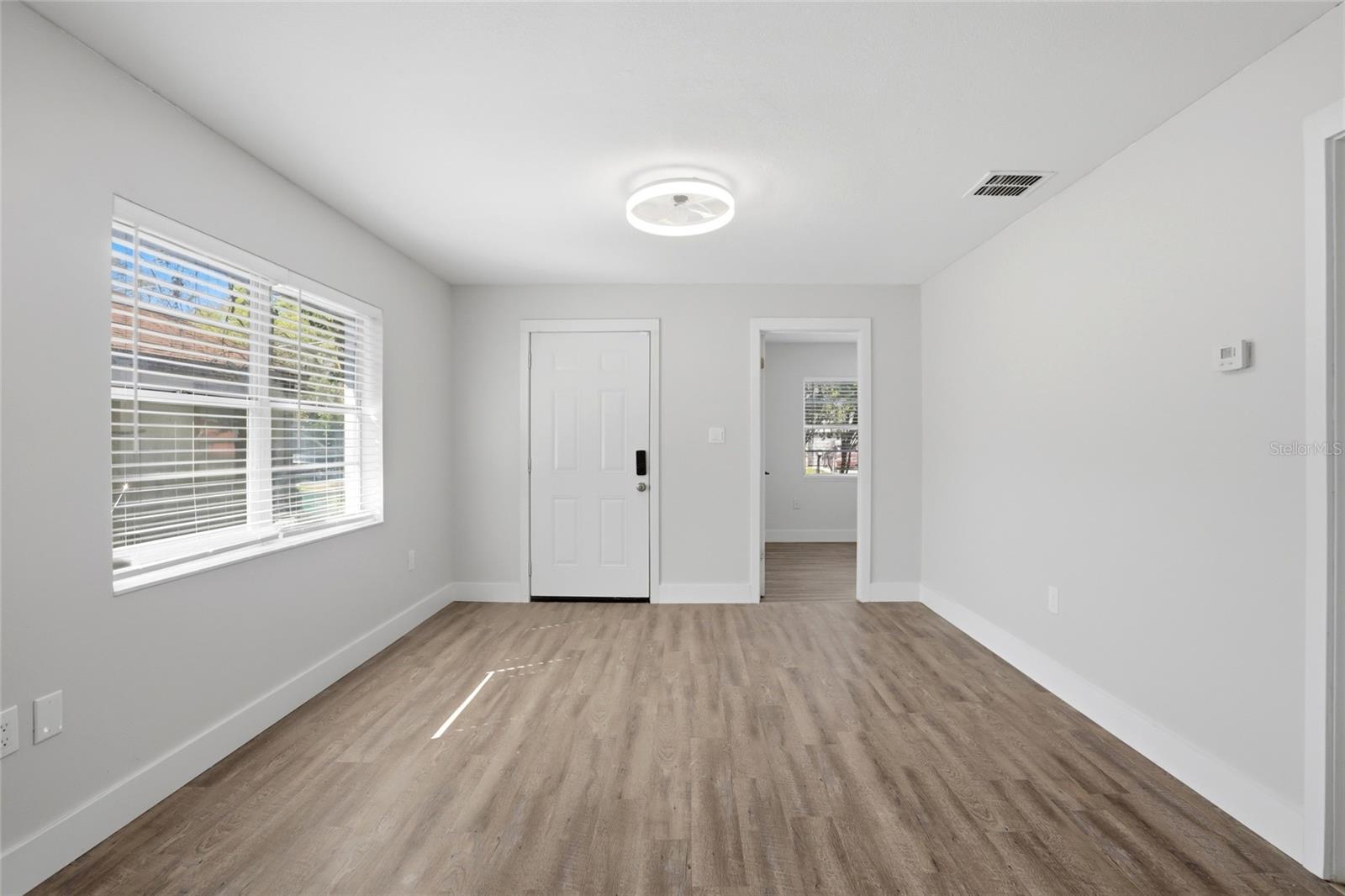 Image 9 of 38 For 2014 Bates Avenue