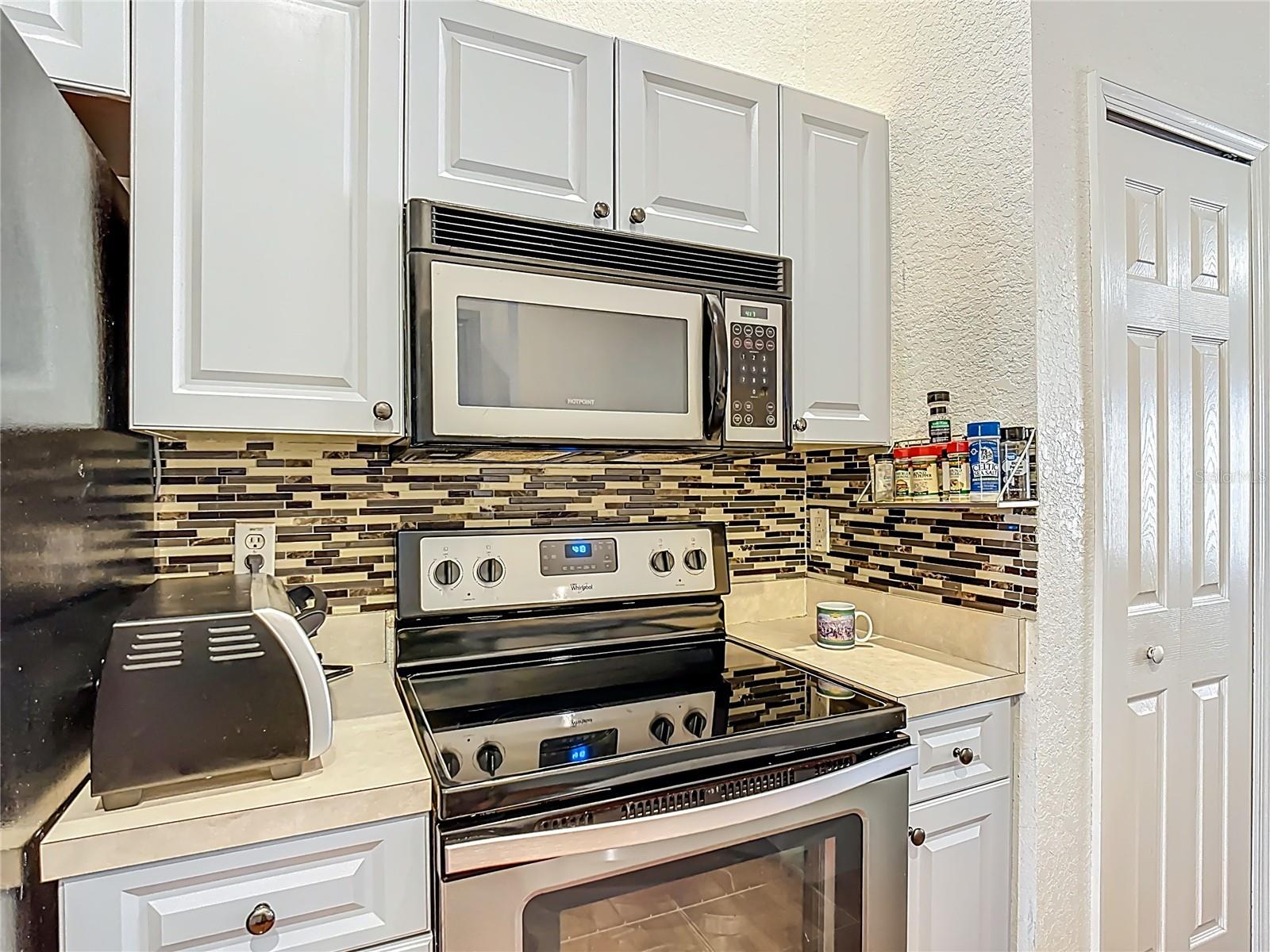 Image 17 of 54 For 1910 Dolphin Drive