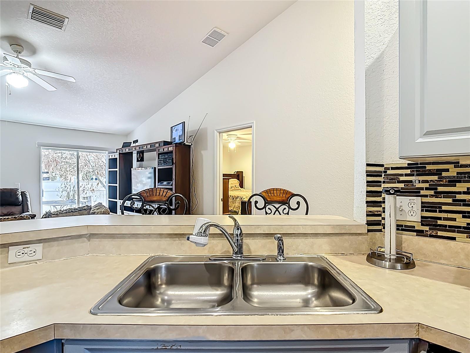 Image 19 of 54 For 1910 Dolphin Drive