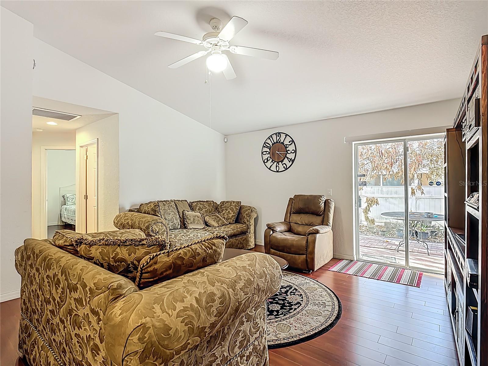 Image 21 of 54 For 1910 Dolphin Drive