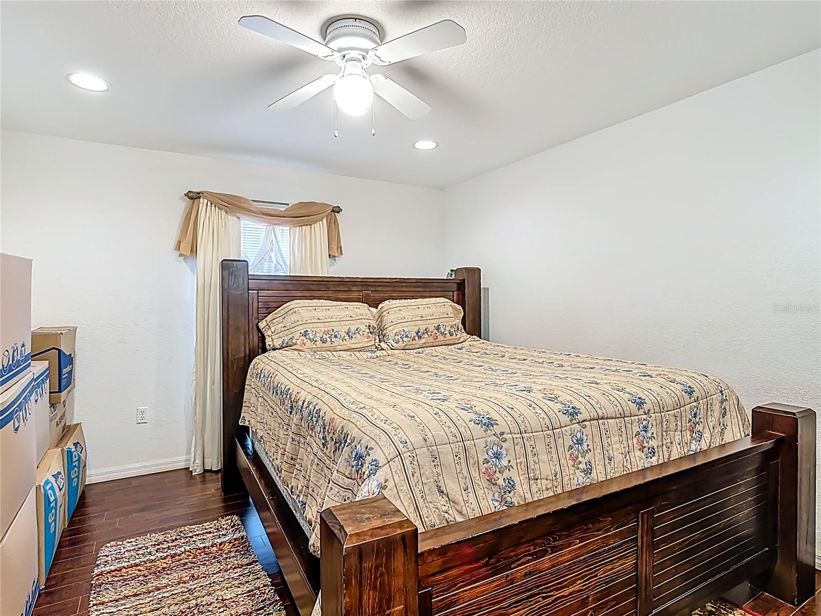 Image 25 of 54 For 1910 Dolphin Drive