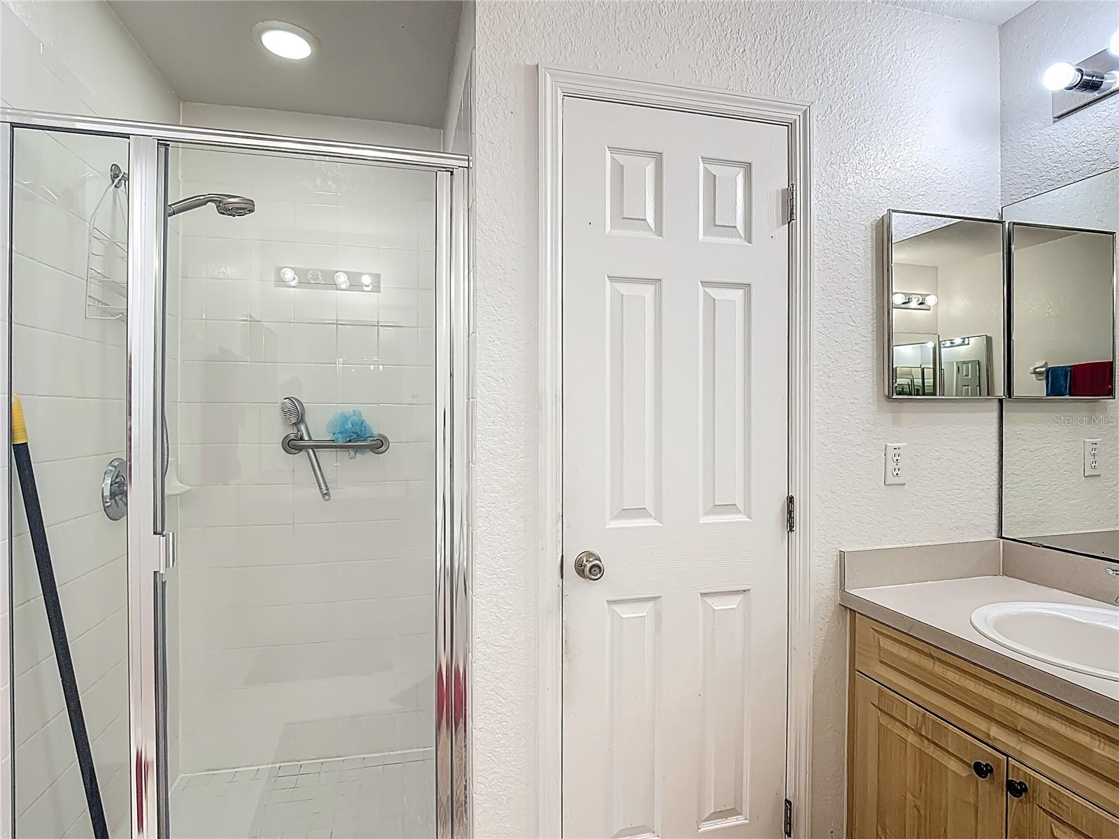 Image 32 of 54 For 1910 Dolphin Drive