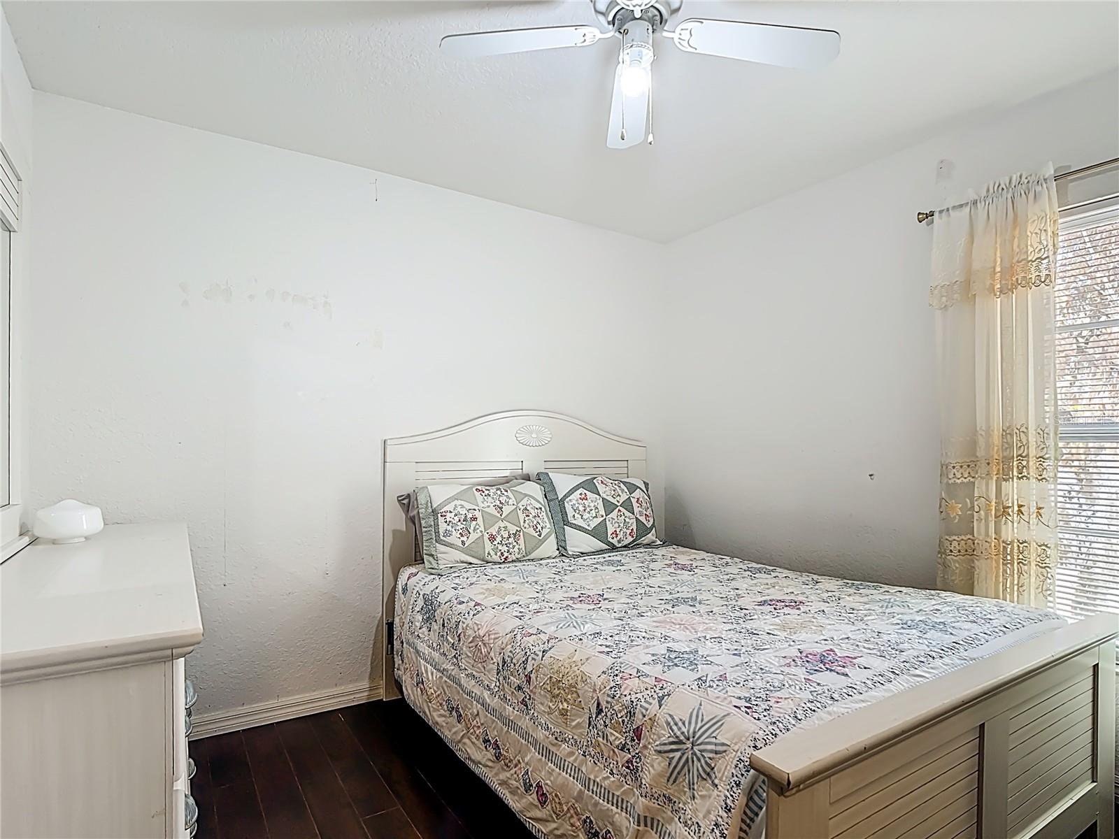 Image 33 of 54 For 1910 Dolphin Drive