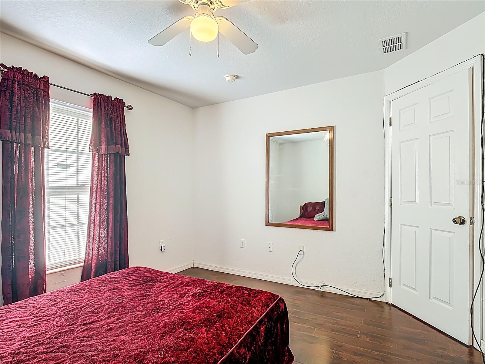 Image 40 of 54 For 1910 Dolphin Drive